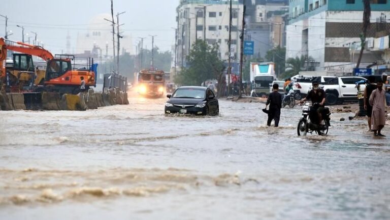 pakistanda-muson-yagmurlari-felaketi-olu-sayisi-785e-yukseldi-Kwt8sdPA.jpg