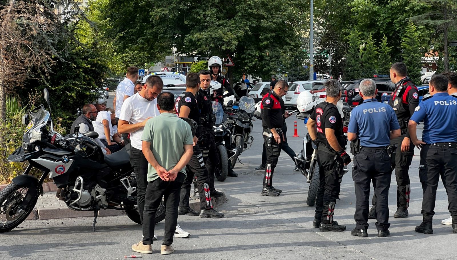 motosikletleri devrildi 2 yunus polisi yaralandi 6HT1NQ4G