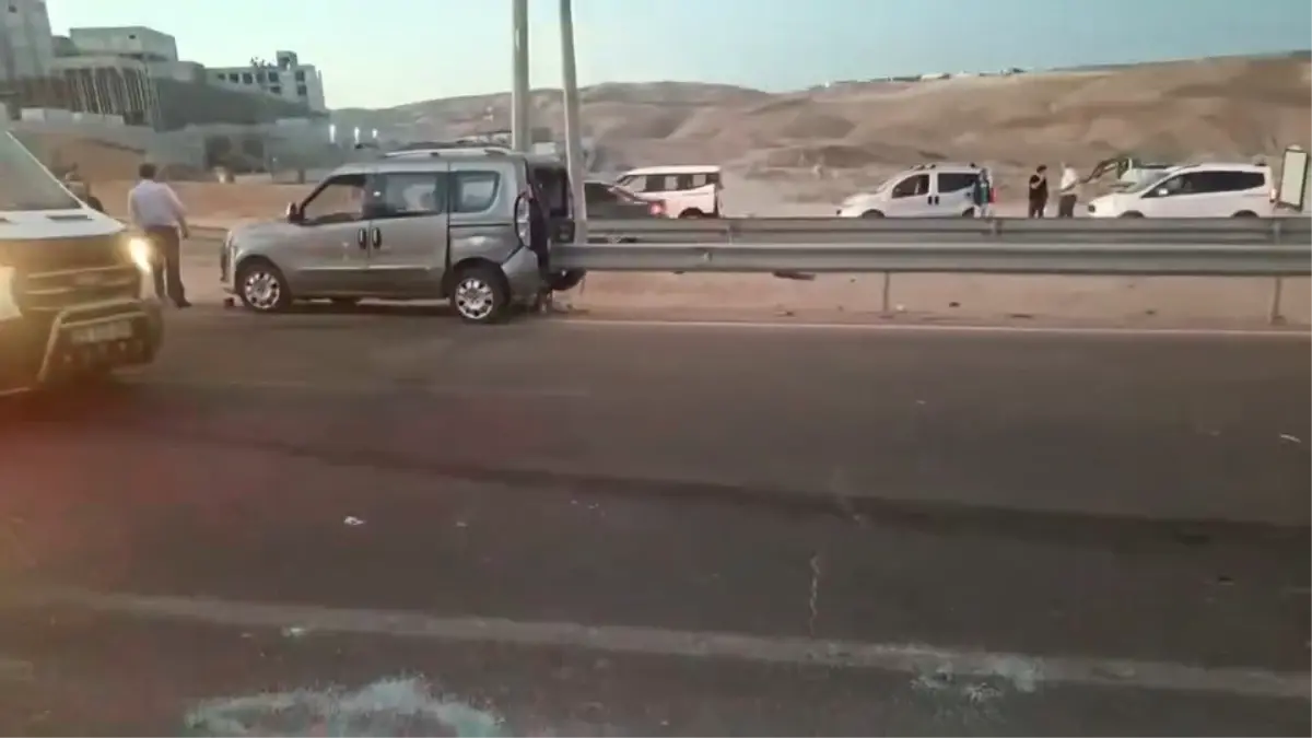 siirtte kaza otomobil surucusu yaralandi jEWb5bgW