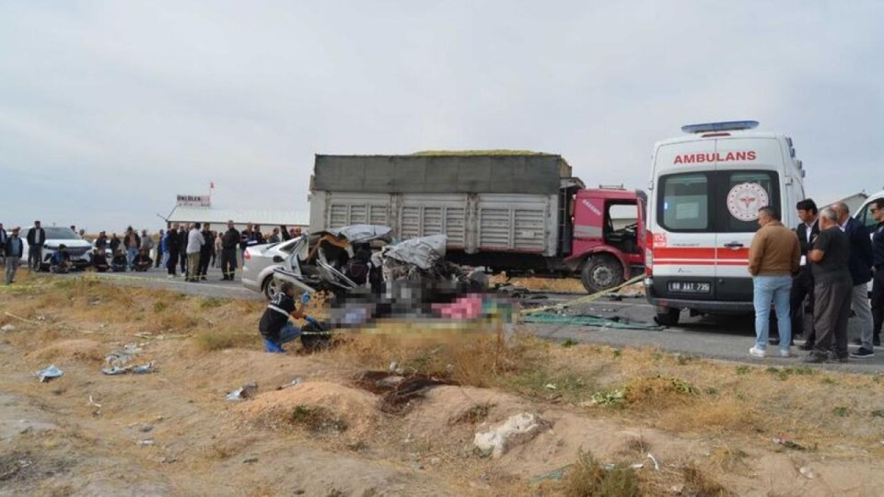 aksarayda feci kaza uc kisi hayatini kaybetti y6RQwNif.jpg