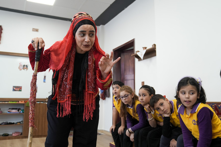 cocuklarimizi sahneye tasimak icin calistiriyoruz 7MzzI4SD.jpg