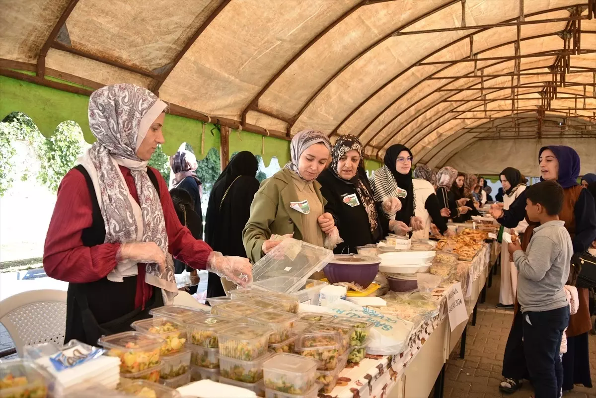 siverekte gazzeye yardim kermesi hH5h7skT.jpg