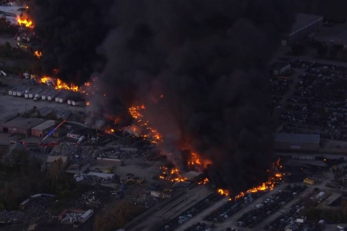 abdde kargo sirketi upsye ait ucak dustu ardindan patlama meydana geldi sZW5CpRD.jpg