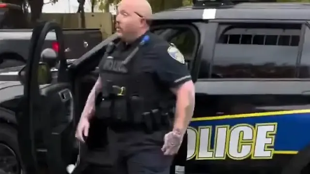 abdde polis memuru adeta delirdi tartistigi sivili dakikalarca aracla kovalayip ezmeye calisti sIj39hRN.webp