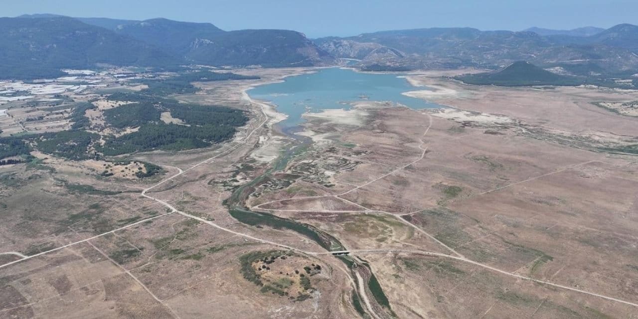 barajlar sifiri gordu izmirin suyu bitti uzman isim aci receteyi acikladi 48IcBM71.jpg