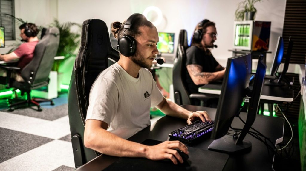 Yapay Zeka ve e-Spor